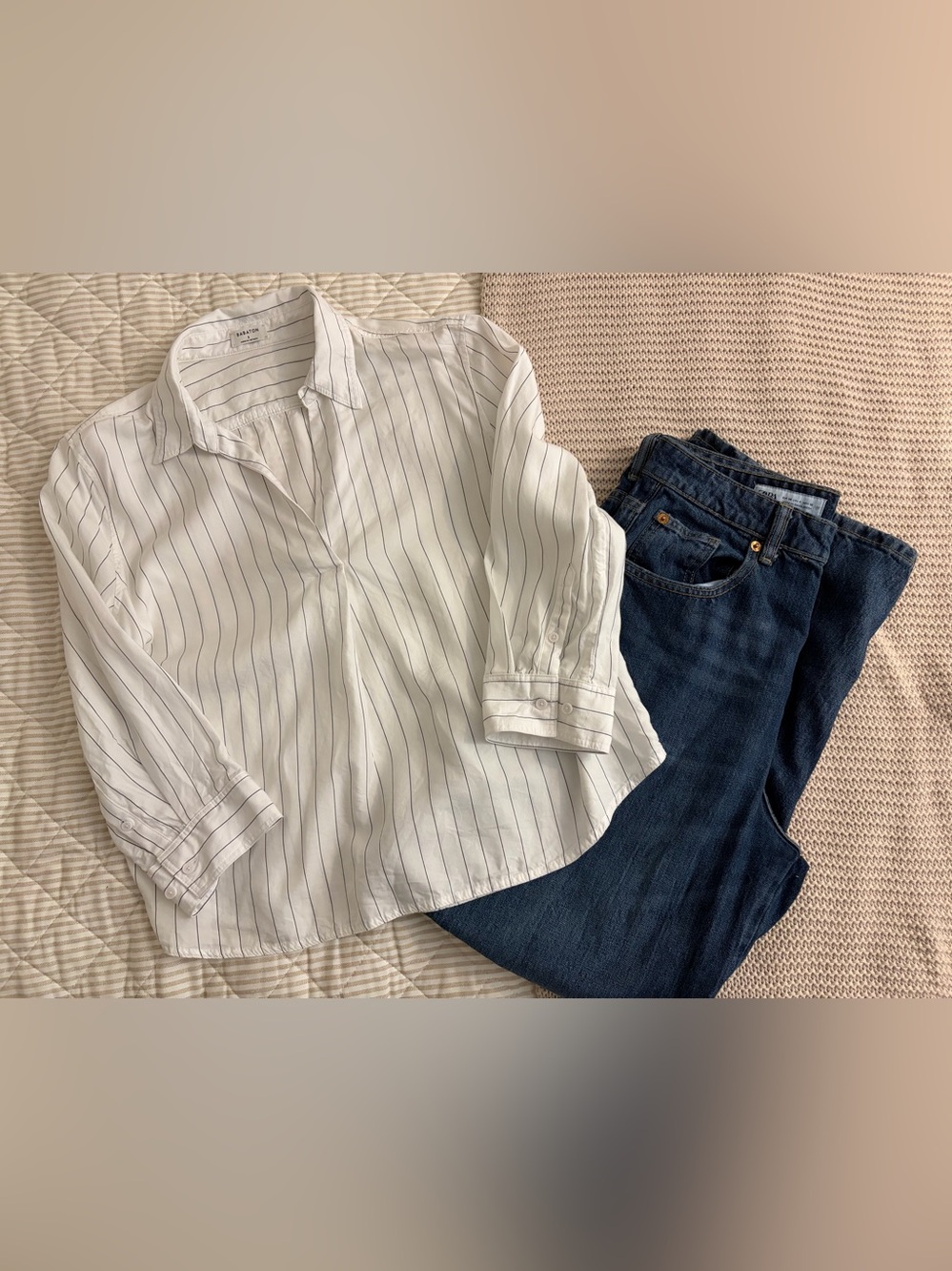 Cute Aritzia Top-Size Small